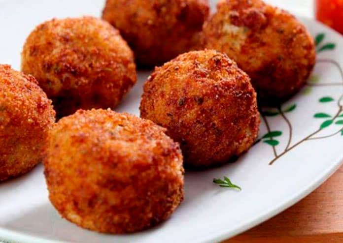 Bolinho de calabresa rápido só usa XX ingredientes e ideal para quem NUNCA cozinhou na vida