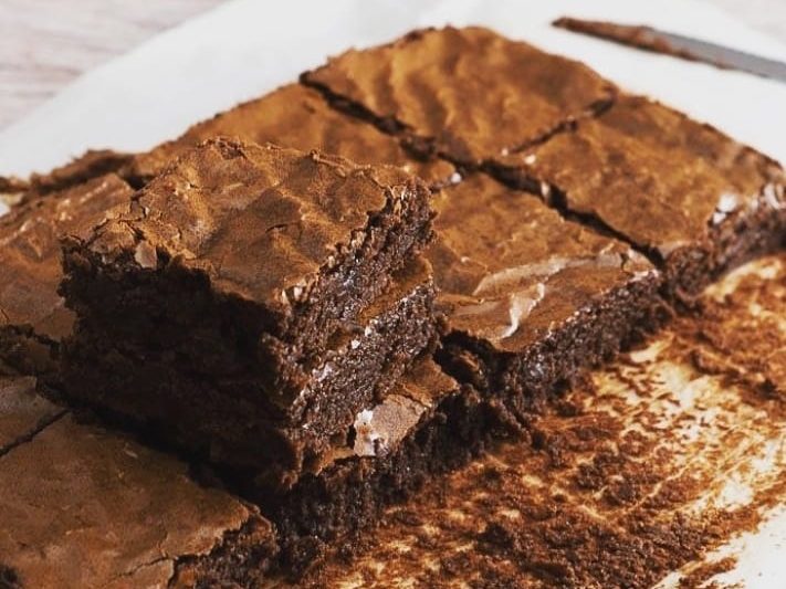 Brownie sem glúten e sem lactose super saudável e fica pronto bem rapidinho