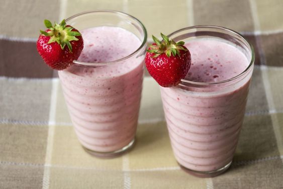 Caipifruta de morango com receita de bar e boteco