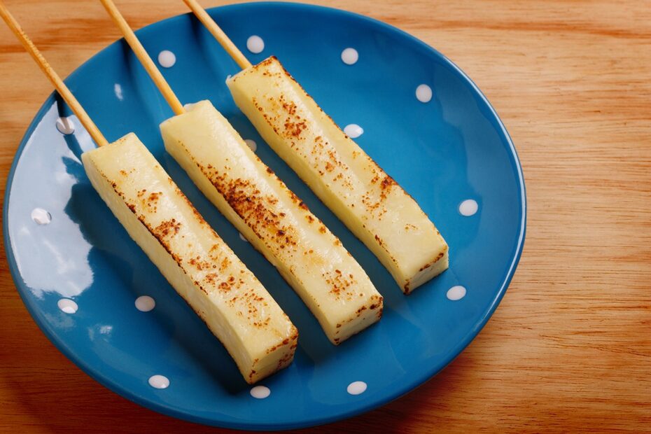 Espetinho de queijo coalho com receita simples