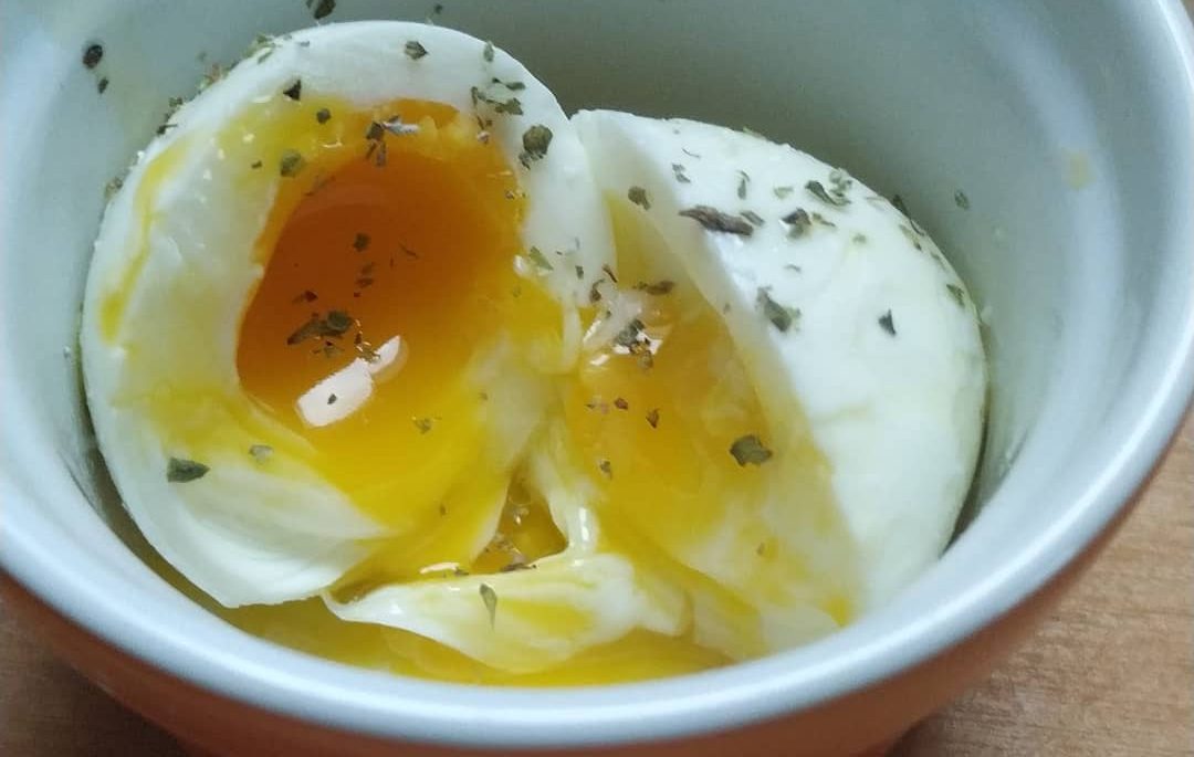 Ovo cozido com gema mole para quem ainda não sabe como fazer Receitas