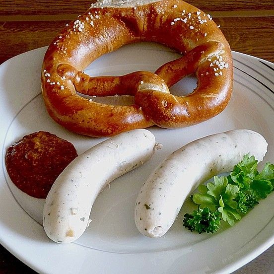 Petiscos da Oktoberfest | Receita típica do Weisswurst