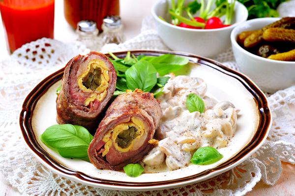 Receita de enroladinho de carne, queijo e pimentão