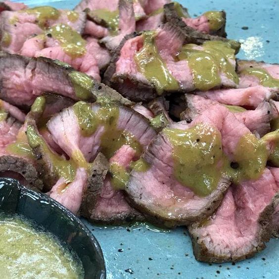 Rosbife da Palmirinha com receita prática ao molho alcaparras