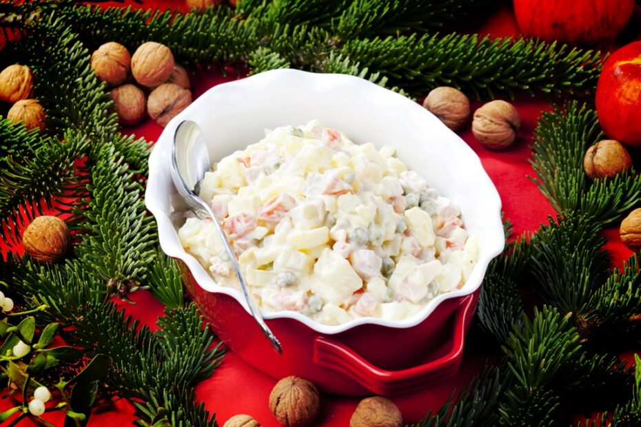 Salada de batatas com molho de iogurte