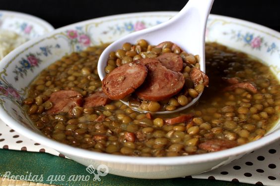 Lentilhas com calabresa para fazer no almoço