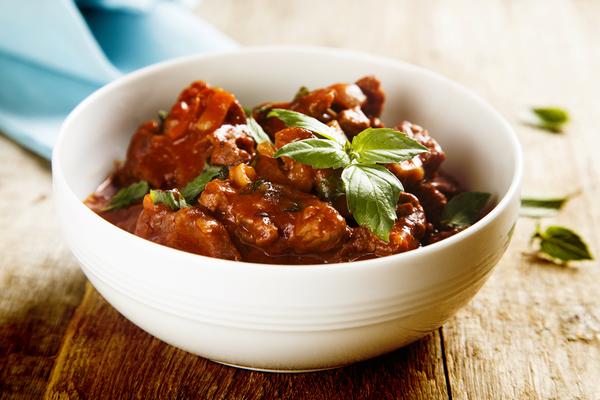 Receita de carne ensopada com molho de tomate