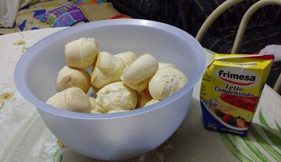 Pão de queijo doce com leite condensado