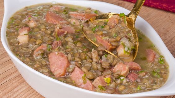 Receita de lentilha com bacon simples na panela de pressão