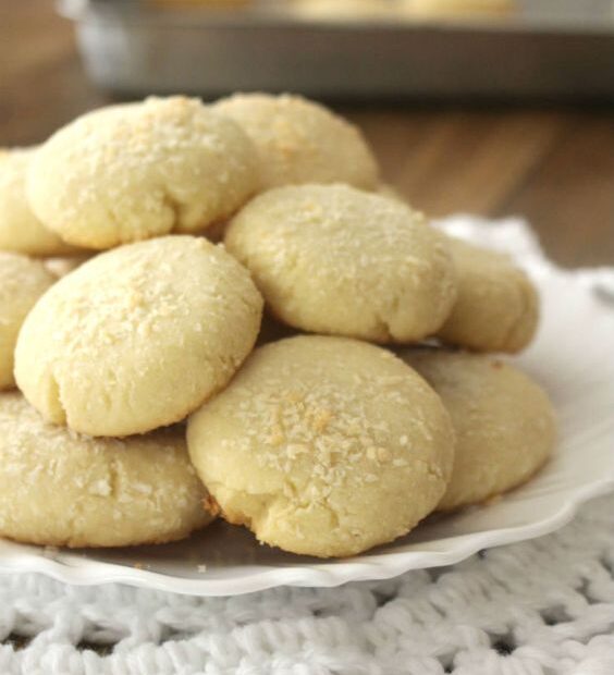 Receita de biscoito amanteigado de coco rápido crocante