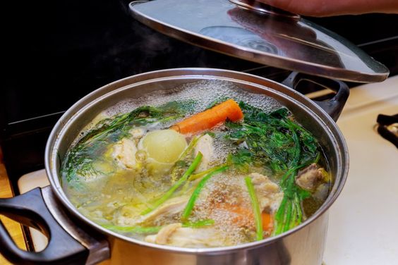 Receita de sopa de ossos para fazer hoje de noite