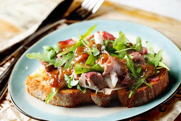 Receita de bruschetta com presunto defumado italiana