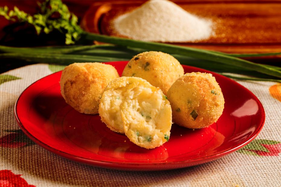 Bolinho de batata baroa e queijo