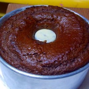 Bolo de chocolate com um ovo só é tudo o que você precisa no dia de HOJE