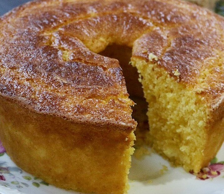 Esse bolo de milho rápido é melhor que os da padaria