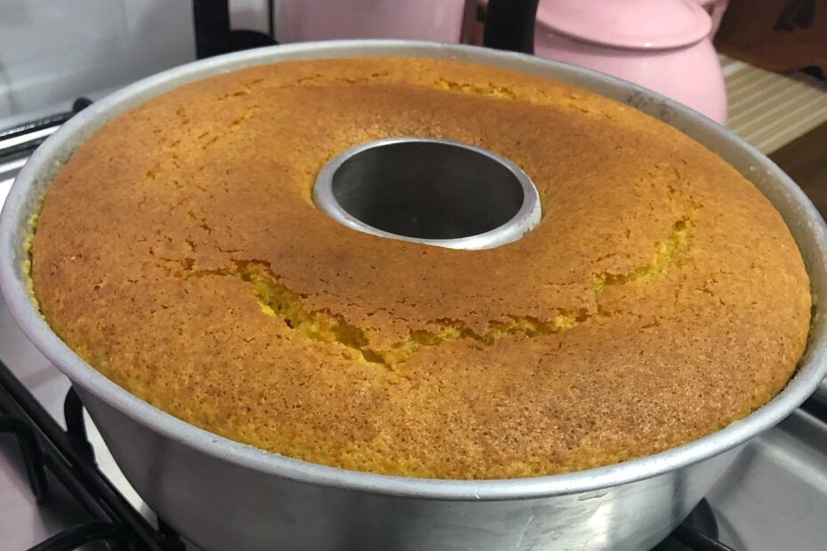 Receita de Bolo de cenoura de massa pronta é prático demais