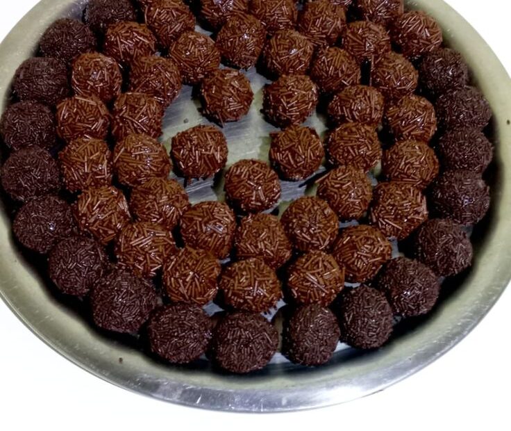 Receita de O brigadeiro de bolinha é a melhor sobremesa do mundo