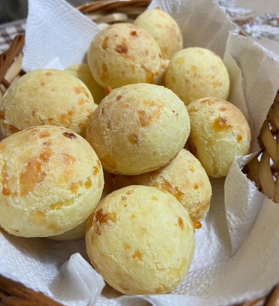 Receita de Pão de queijo do Edu Guedes para hoje 09/04 é espetáculo certo