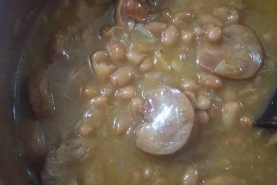 Receita de Receita feijão só com calabresa: orgulho da família